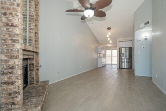 1904 Estrada Dr in El Paso, TX - Foto de edificio - Building Photo