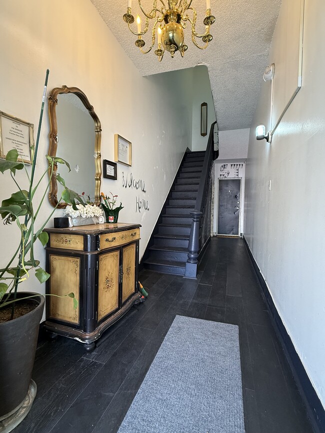 217 Hamilton Ave, Unit 3 in Trenton, NJ - Building Photo - Building Photo