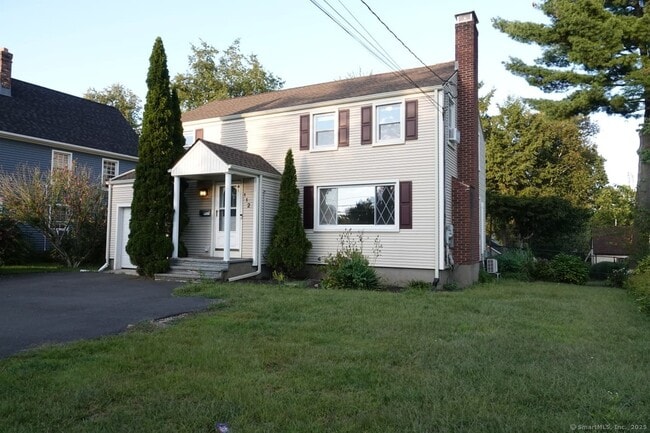 112 N Main St in West Hartford, CT - Building Photo - Building Photo