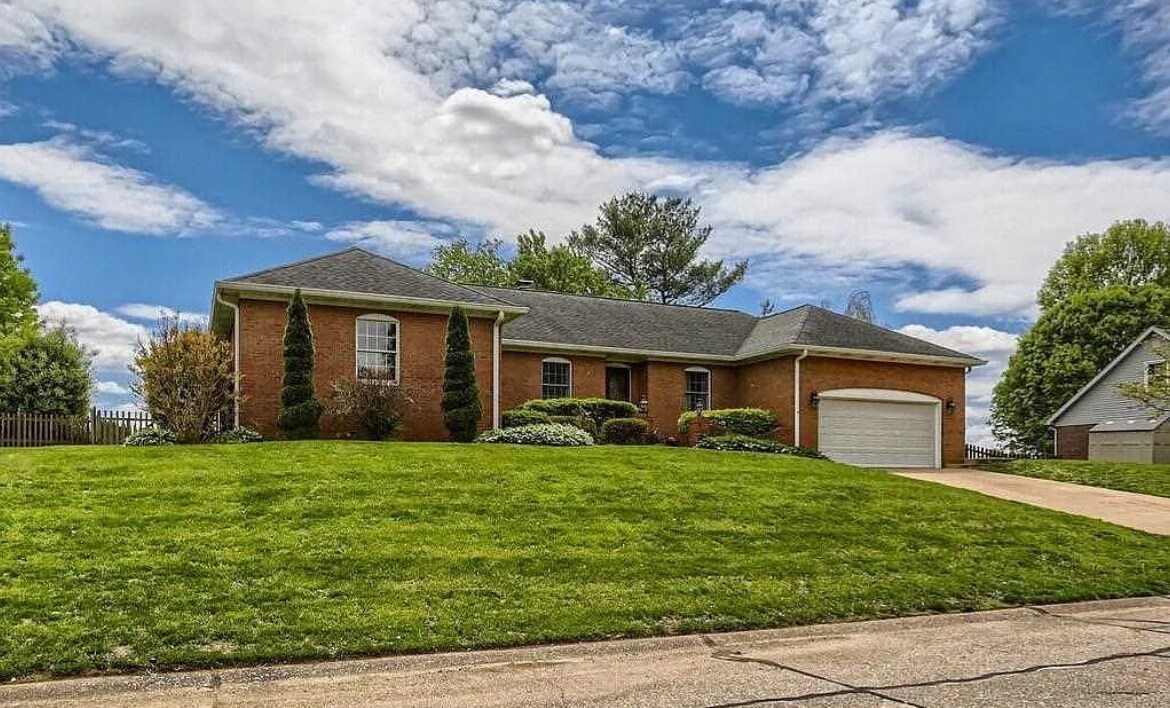 10377 Chippewa Dr in Newburgh, IN - Building Photo