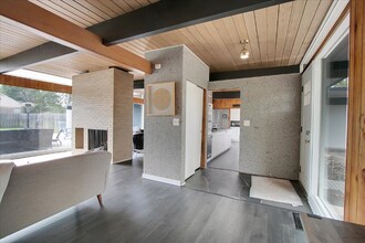 1912 Old Briar Rd in Highland Park, IL - Building Photo - Building Photo