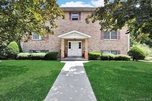 65 N Chestnut St in Beacon, NY - Building Photo