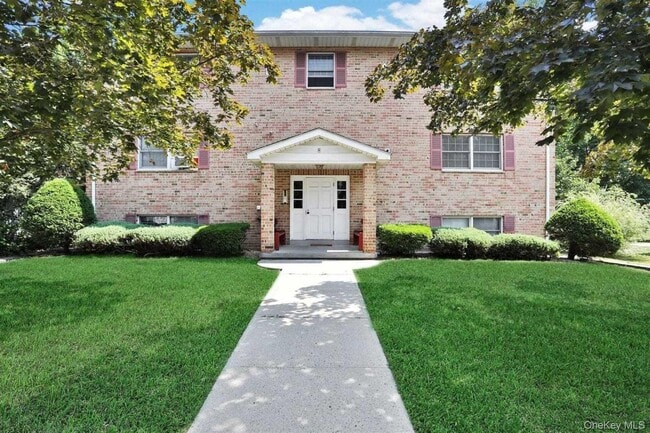 property at 65 N Chestnut St