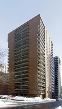 475 Laurier Ave W in Ottawa, ON - Building Photo - Building Photo