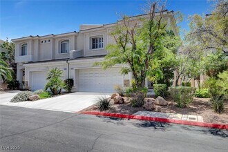 2473 Devotion Ridge Dr in Henderson, NV - Building Photo - Building Photo
