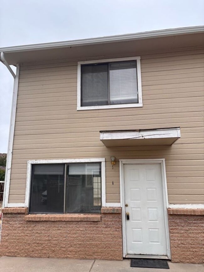 property at 862 Iowa Ave