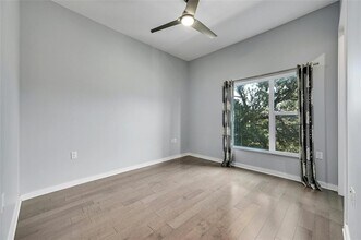 207 W Johanna St in Austin, TX - Building Photo - Building Photo