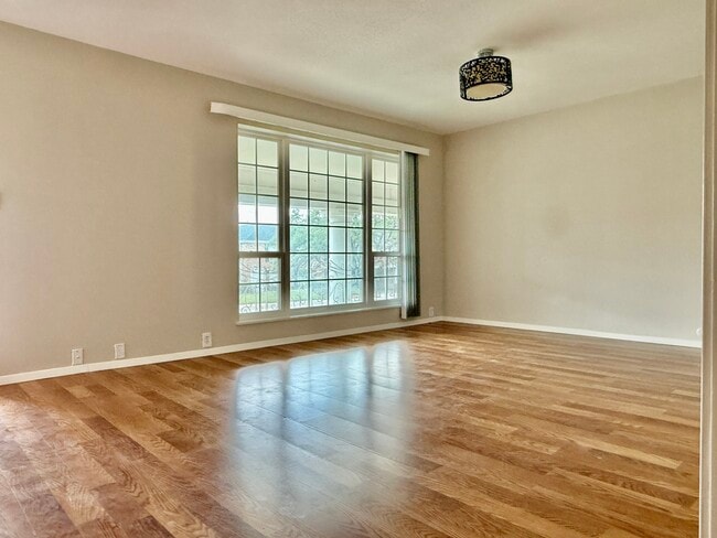 property at 2101 Fountain View Dr