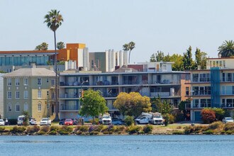 Lakeshore Gardens in Oakland, CA - Foto de edificio - Building Photo
