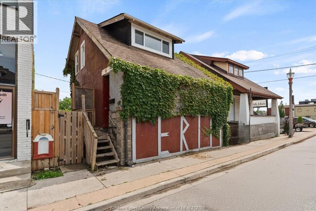 property at 963 Erie St E