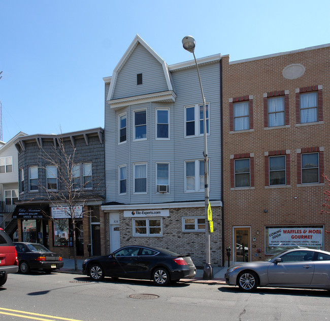 838 Broadway in Bayonne, NJ - Building Photo - Building Photo