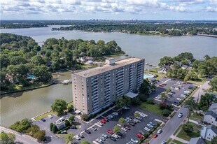 7320 Glenroie Ave in Norfolk, VA - Building Photo