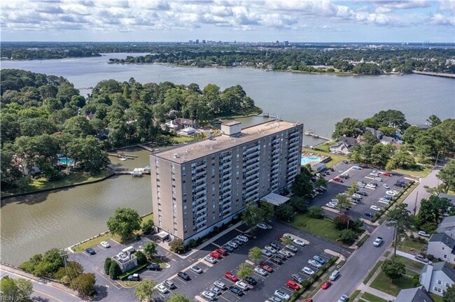 property at 7320 Glenroie Ave