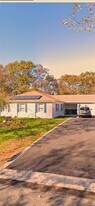 119 Sequoia Dr in Coram, NY - Building Photo
