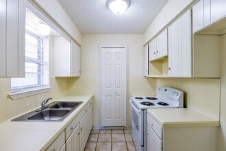 105 Goff Cir in Roland, OK - Building Photo - Building Photo