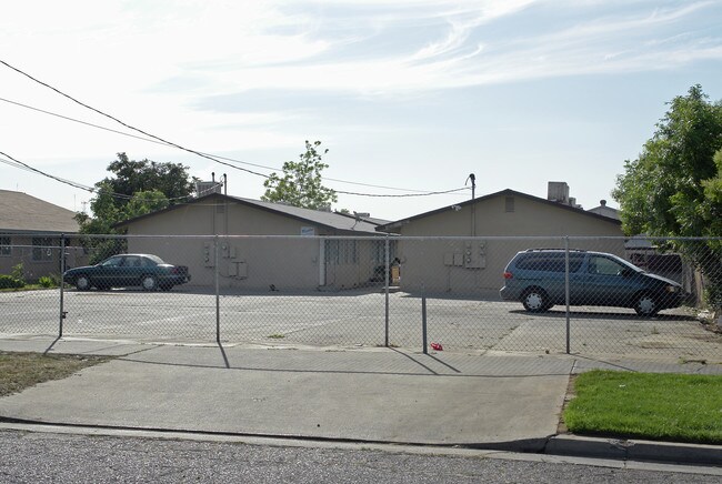 1002-1018 K St in Merced, CA - Foto de edificio - Building Photo