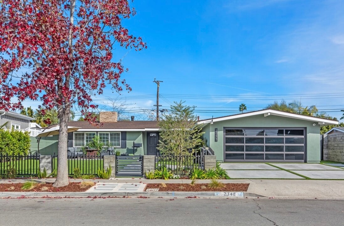 2348 Colgate Dr in Costa Mesa, CA - Building Photo