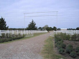 1865 Co Rd 4915 in Trenton, TX - Building Photo