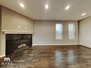 7404 Coronado Way in Dallas, TX - Foto de edificio - Building Photo