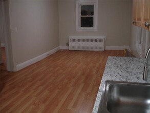 25 Milford Pl in Rockville Centre, NY - Building Photo - Building Photo