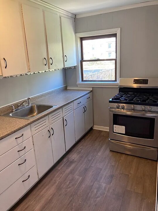 229 Brightman St in Fall River, MA - Building Photo