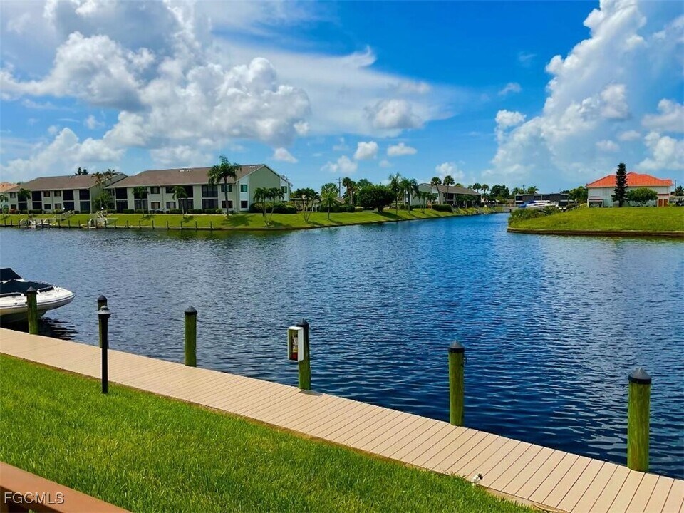3708 SE 12th Ave in Cape Coral, FL - Building Photo