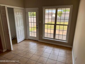 1696 Cherry Creek Dr in Southaven, MS - Building Photo - Building Photo