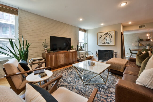 636 W Webster Ave in Chicago, IL - Building Photo - Building Photo