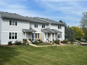 Madison Townhomes – Singleton in Madison, WI - Foto de edificio - Building Photo