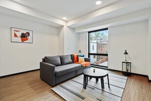 423 E Michigan St in Indianapolis, IN - Building Photo