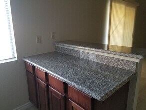 5332 River Glen Dr in Las Vegas, NV - Building Photo - Building Photo