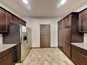658 Sweet Ashley Way in Loganville, GA - Building Photo - Building Photo