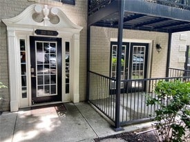 3527 Essex Ave in Atlanta, GA - Building Photo