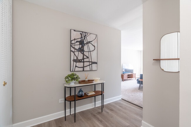 The Arbors of Glen Ellyn in Glen Ellyn, IL - Foto de edificio - Building Photo