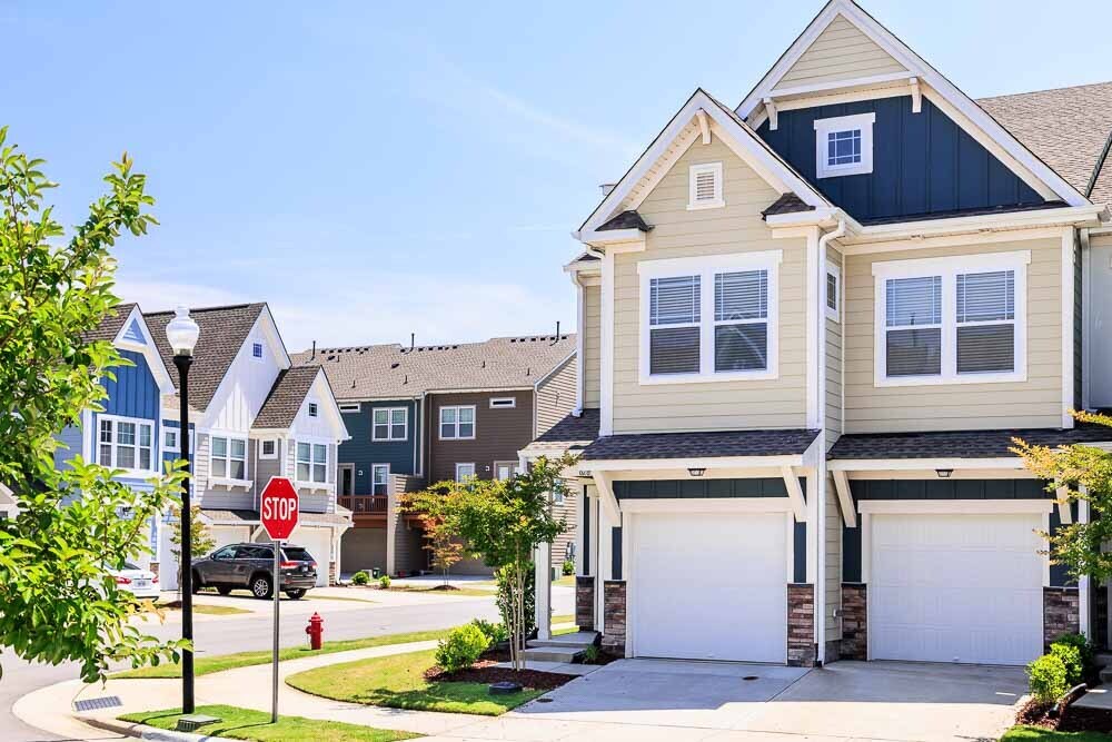 628 Metro Sta in Apex, NC - Building Photo