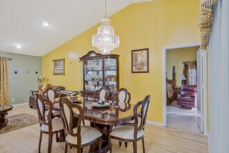 13790 Paddock Dr in Wellington, FL - Building Photo - Building Photo