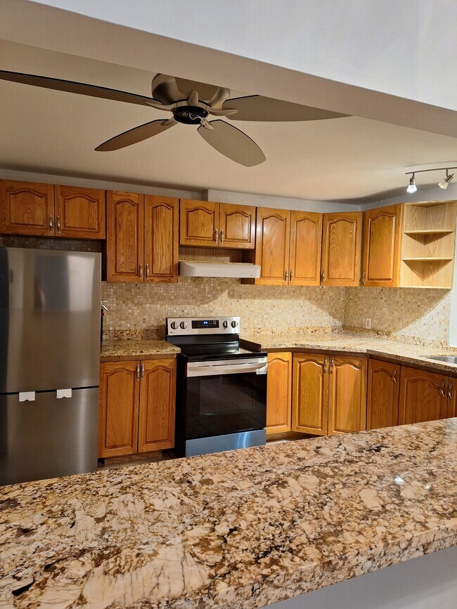 6 Garrow Av in Toronto, ON - Building Photo - Building Photo