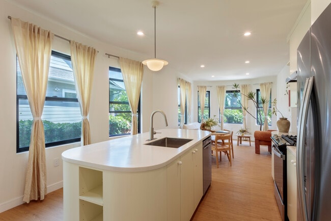 4541 Melbourne Ave, Unit 3