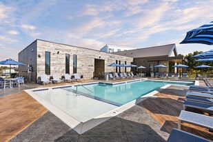 FIFTEEN51 Apartments