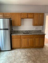 274 Park Rd, Unit 2e in West Hartford, CT - Building Photo