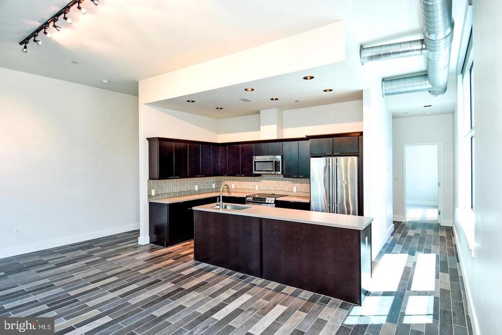 7809 Woodmont Ave in Bethesda, MD - Building Photo