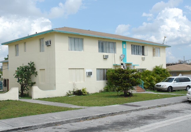 2085 NW 6th St in Miami, FL - Building Photo - Building Photo