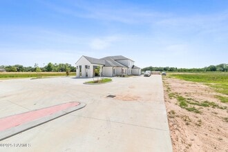 1102 Apollo Rd in Scott, LA - Building Photo - Building Photo