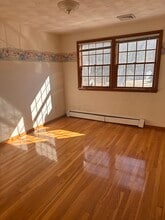 13 Phillip Ave in Burlington, MA - Building Photo - Building Photo