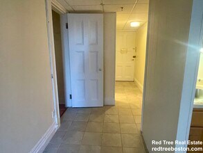 62 Boylston St in Boston, MA - Foto de edificio - Building Photo