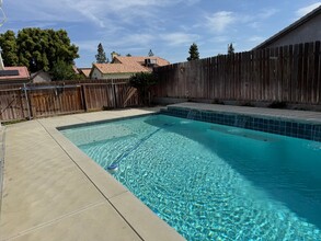 7400 Chilibre St in Bakersfield, CA - Building Photo - Building Photo