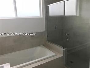7230 NW 103rd Path in Doral, FL - Building Photo - Building Photo