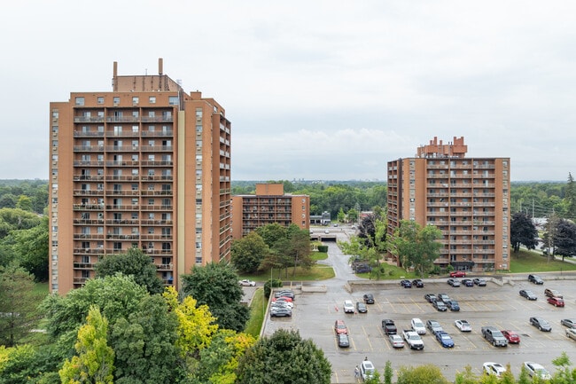 Adelaide Towers I - III in London, ON - Building Photo - Building Photo