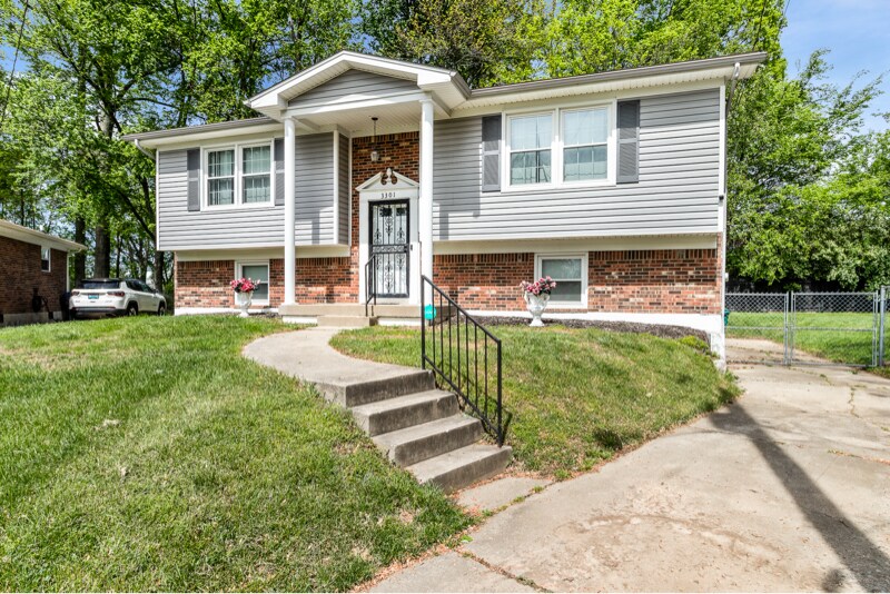 3301 Buckeye Ct in Louisville, KY - Building Photo