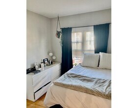 8 W Bellflower St in Boston, MA - Building Photo - Building Photo